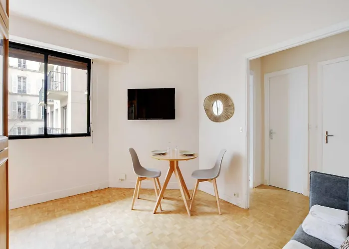 Apartment Haven Of Peace With Balcony Near Etoile Porte Maillot Paris